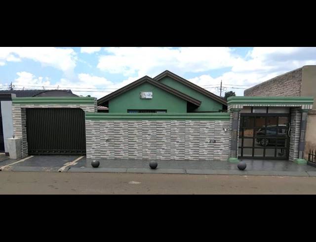 3 BEDROOM HOUSE FOR SALE IN PROTEA GLEN
